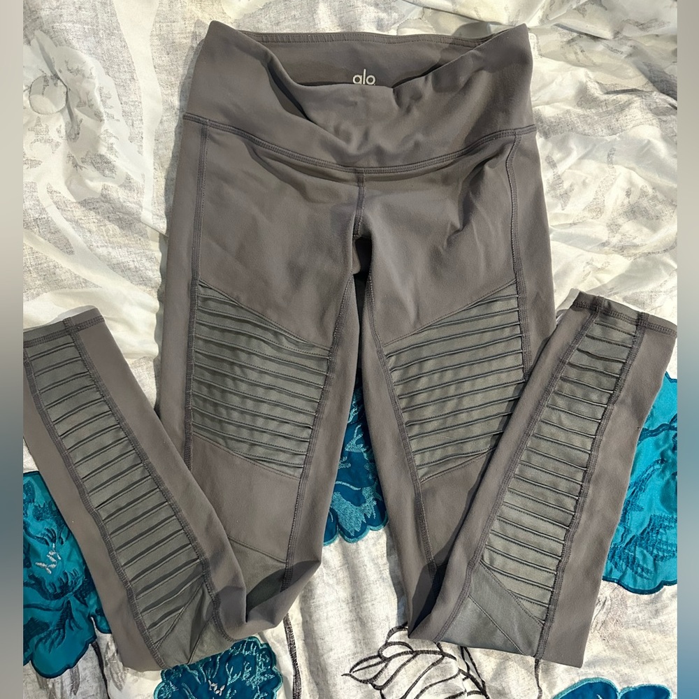Alo Grey Leggings